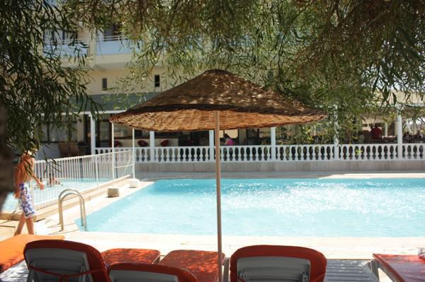 Poseidon Cesme Resort ภายนอก รูปภาพ