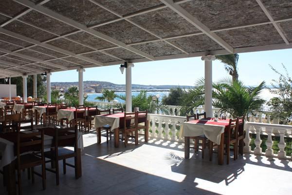 Poseidon Cesme Resort ภายนอก รูปภาพ